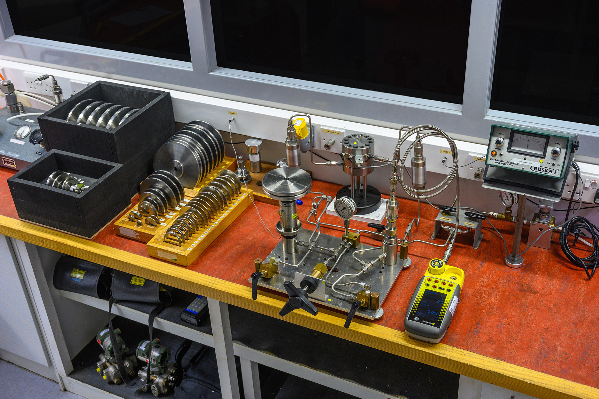 deadweight tester and Druck calibrator in the UKAS pressure laboratory